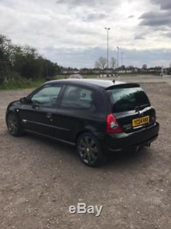 2004 Renault Clio 182 Sport F/F (Rare Black / Gold Metallic)