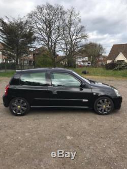 2004 Renault Clio 182 Sport F/F (Rare Black / Gold Metallic)