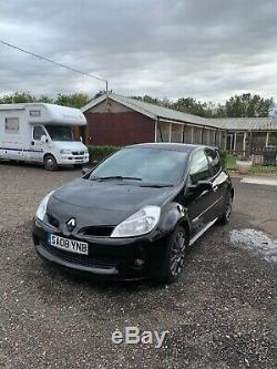 Black Renault Clio sport 197