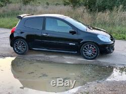 Black Renault Clio sport 197
