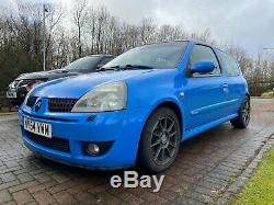 Racing Blue Renault clio sport 182